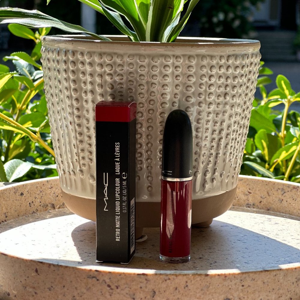 NWT / BNIB: MAC Retro Matte Liquid Lip Colour - Dance With Me